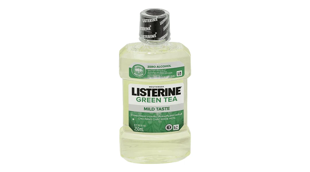 Nước súc miệng Listerine Natural Green Tea không cay ngừa mảng bám chai 250ml
